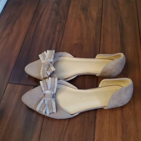 Shoes - Picture 3 of 4